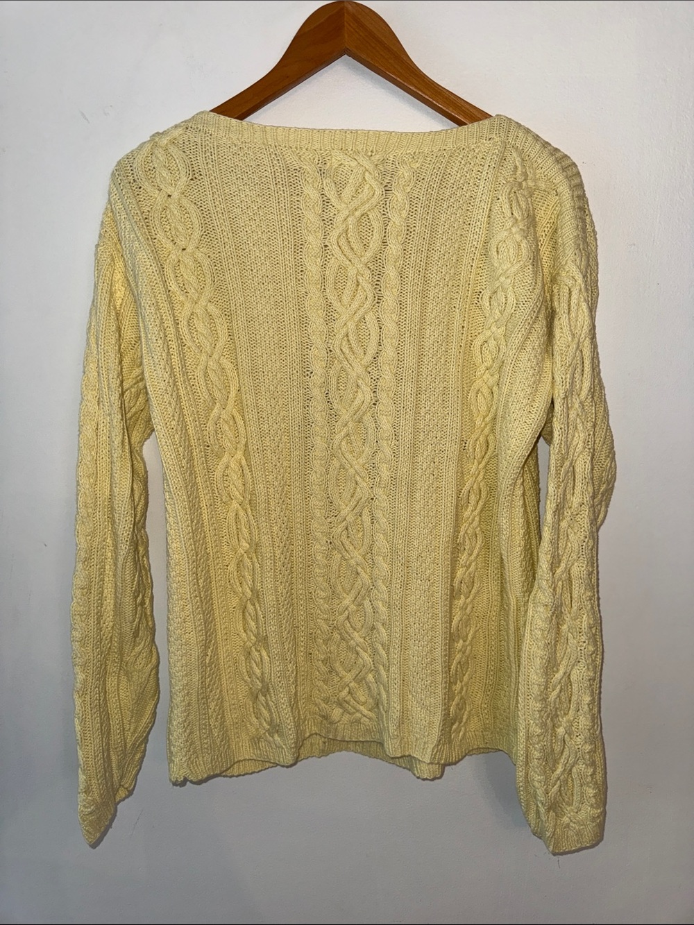 Vintage Disney Store Winnie the Pooh Embroidered Cable Knit Sweater Yellow Large - Picture 3 of 4